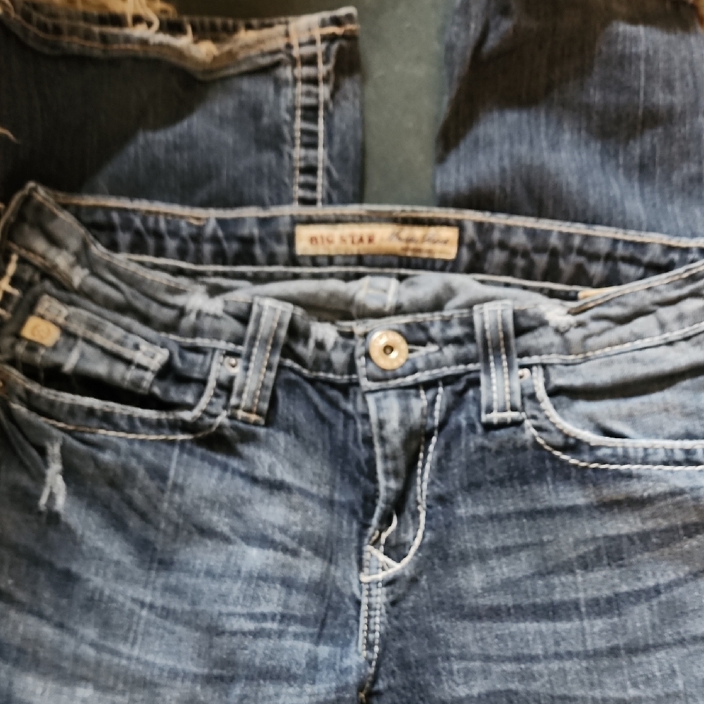 Stylish Blue Denim Jeans with Embellished Pockets - Picture 3 of 8